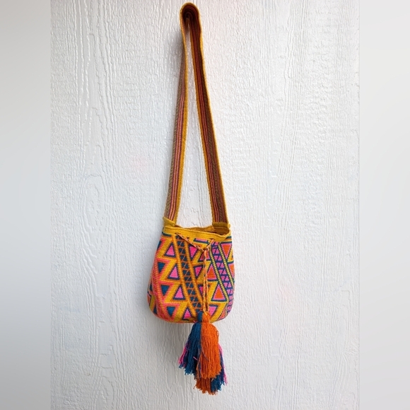 Handmade "The Way U" Wayuu Mochila Bag Colombian Tribal Colorful Boho Hippie - Picture 1 of 7